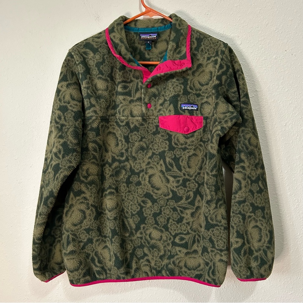 Patagonia Green and Pink Fleece Pullover
